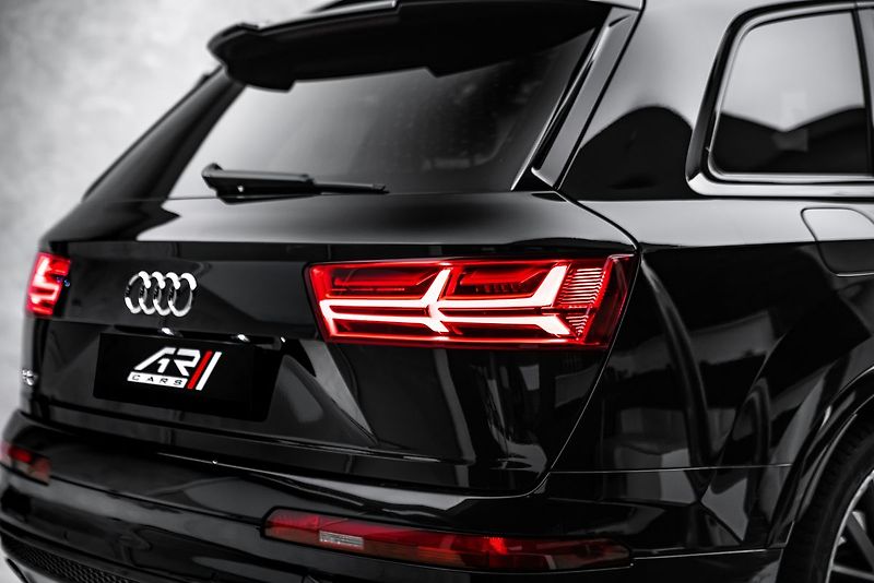 Audi SQ7 4,0TDI 7míst HuD BOSE - fotka 9 z 27