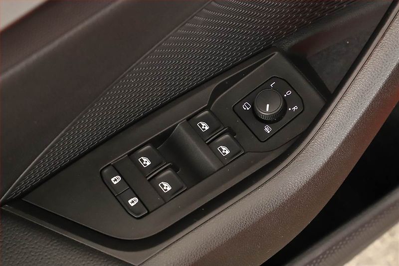Škoda Octavia (2025) 1.5 eTSI mHEV, SPORTLINE - fotka 10 z 16