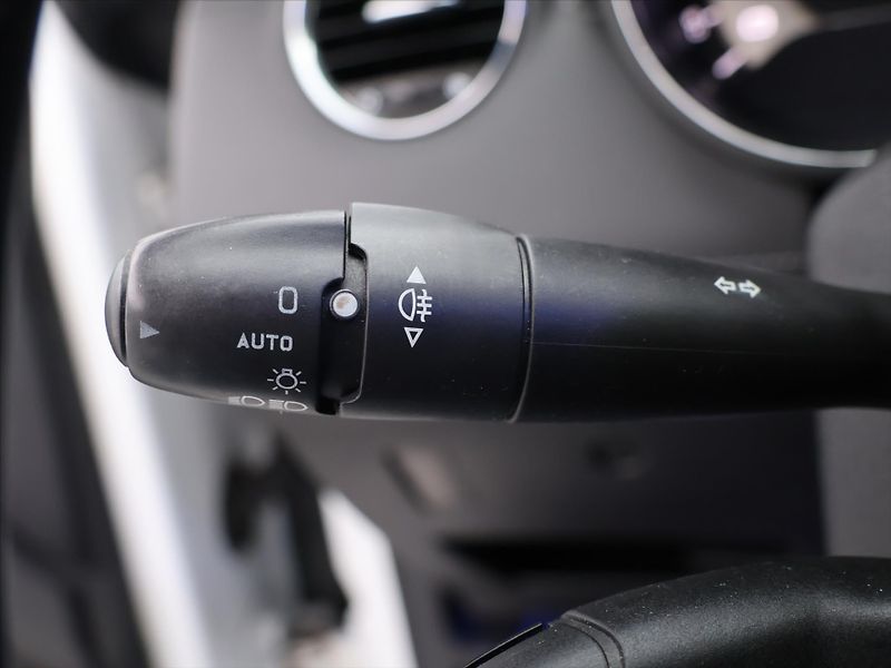 Peugeot RCZ 1,6 16V 147kW Allure Navi - fotka 14 z 32