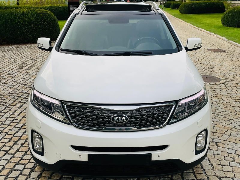 Kia Sorento 2.2D 4x4 MANUÁL KAMERA TAŽNÉ - fotka 6 z 48