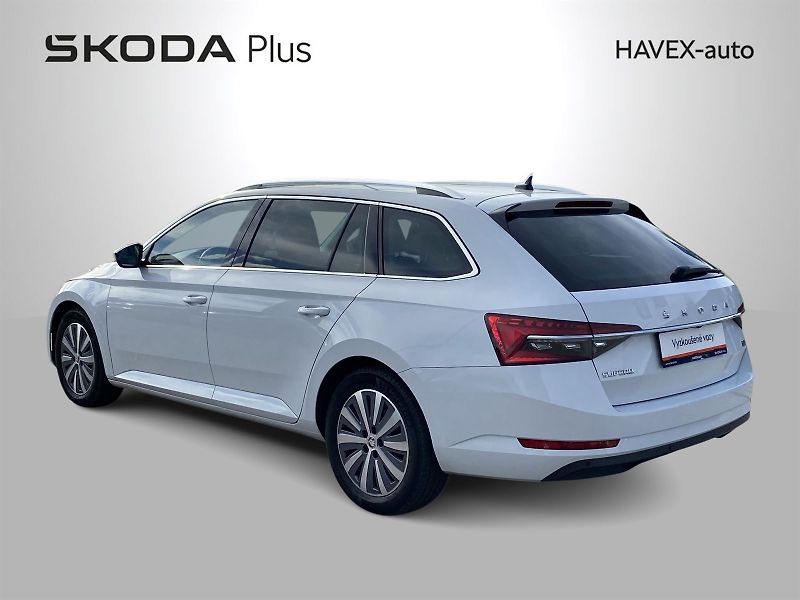 Škoda Superb (2021) Combi iV 1.4 TSI DSG Style - fotka 33 z 36