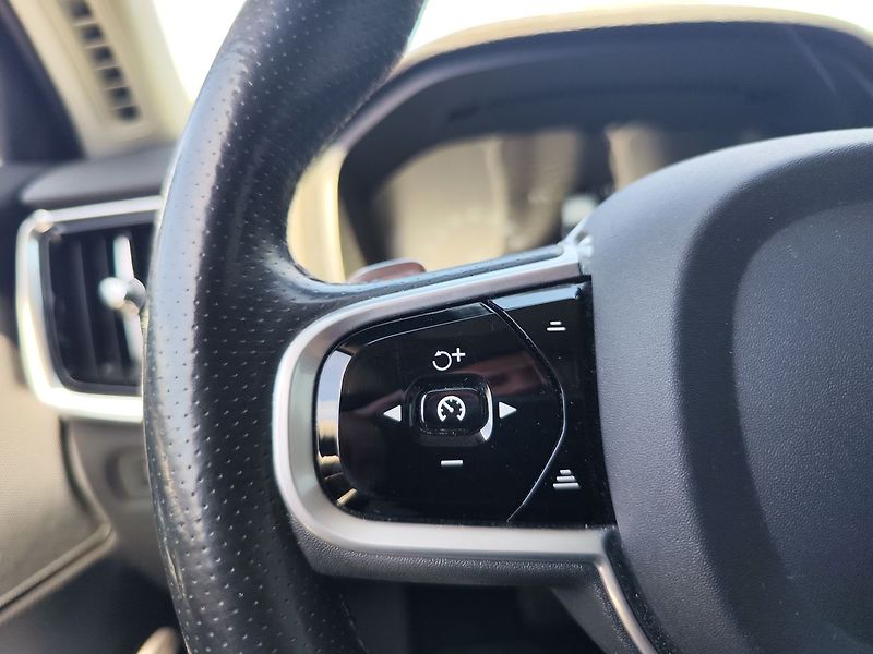 Volvo V90 D4 2.0/140kW Cross Country Mom - fotka 25 z 33
