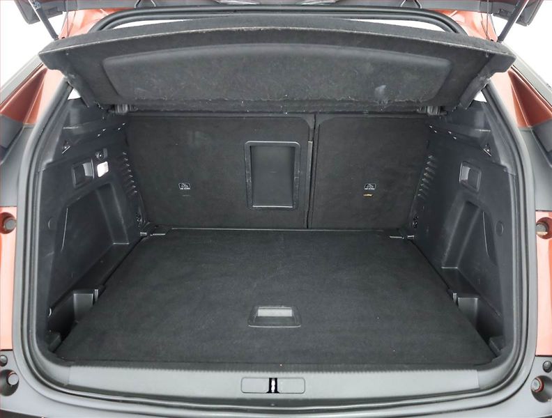 Peugeot 3008 (2017) Active 1.6 BlueHDi, Serv.kniha - fotka 14 z 15