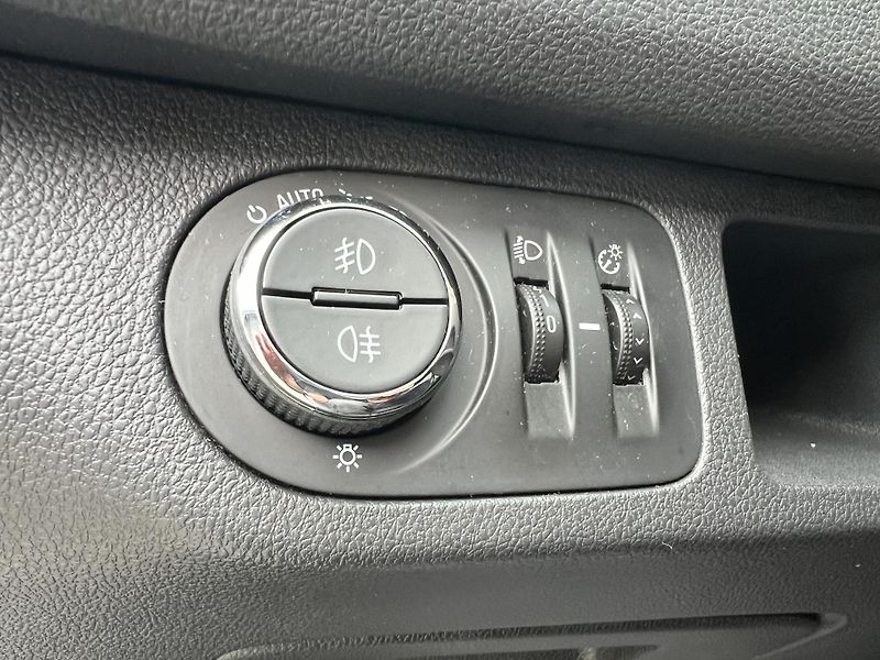 Opel Meriva 1.6 CDTi 100 kW NOVÁ STK - fotka 13 z 20