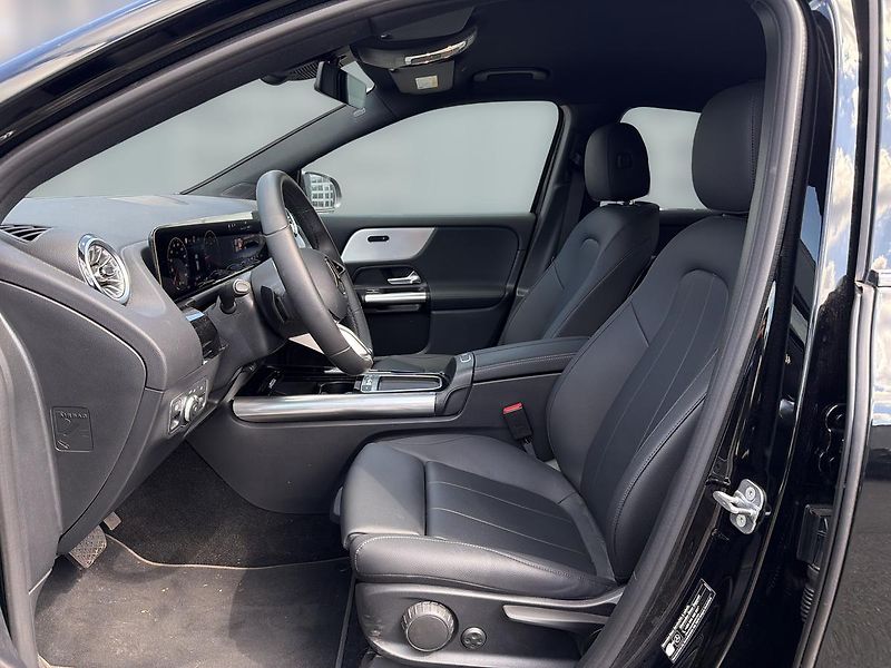 Mercedes-Benz GLA 200 d 4MATIC - fotka 13 z 16