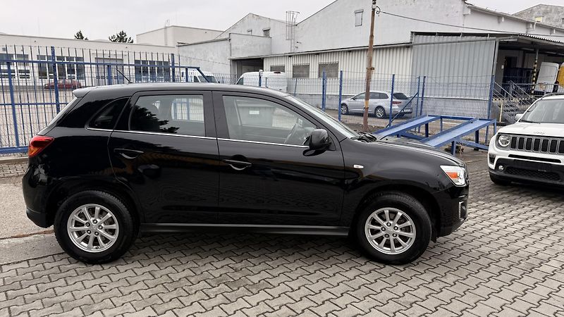 Mitsubishi ASX (2016) 1.6Di-D, ČR,4X4 - fotka 45 z 56
