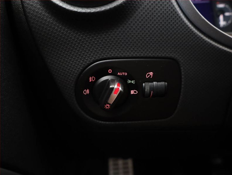 Seat Leon (2010) 2.0 TSI Cupra R, Navi, Xenony - fotka 15 z 18