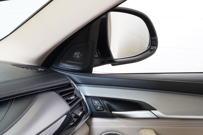 BMW X6 Xdrive30d,ČR,HUD,360,dověry - fotka 13 z 37