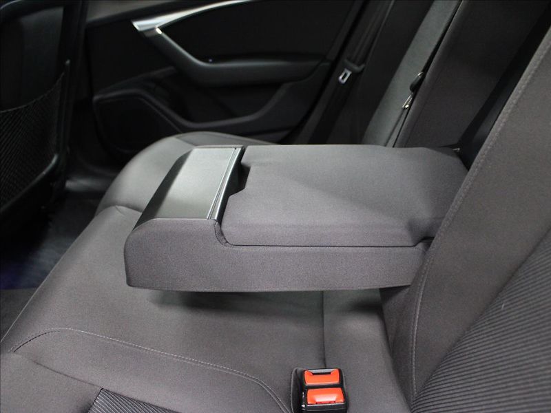 Audi A6 3,0 45 TDI Quattro Sport 1.maj - fotka 30 z 33