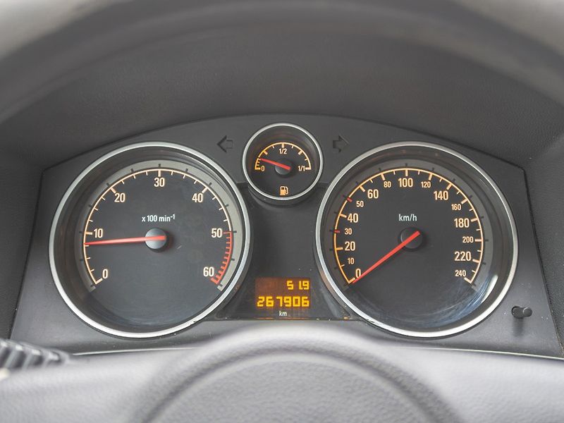 Opel Zafira (2008) 1.9D 88KW - 7 sedadel - fotka 18 z 40