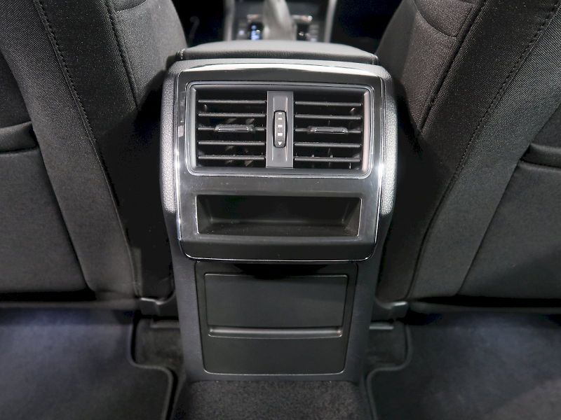 Škoda Superb (2021) STYLE 2.0TDI 147KW 4x4 DSG LED - fotka 34 z 36