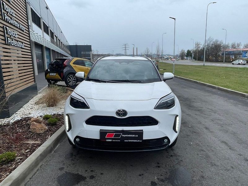 Toyota Yaris Cross 1.5 130k FWD Hybrid Style - fotka 3 z 28