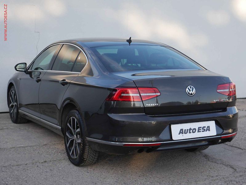 Volkswagen Passat (2015) 2.0 TDi 4x4, ČR, DSG, LED - fotka 4 z 19