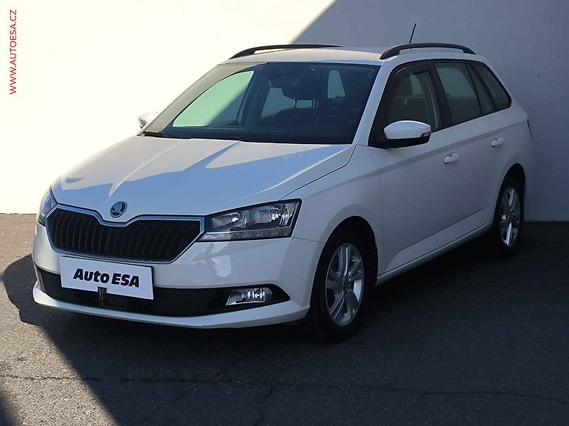 Škoda Fabia (2022) 1.0TSi, 1.maj,ČR, Ambition - fotka 3 z 20