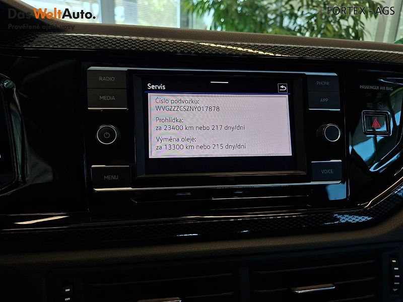 Volkswagen Taigo (2022) 1.0 TSI,81kW,Park.kamera - fotka 24 z 27