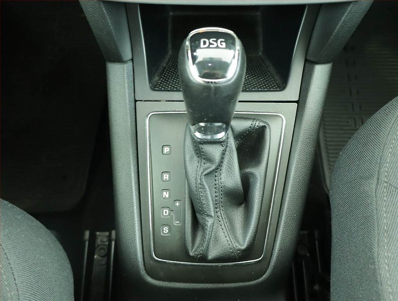 Škoda Yeti (2014) 1.4 TSI, Automat, Serv.kniha - fotka 13 z 17