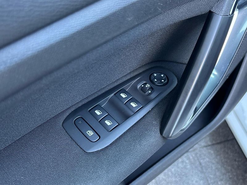 Peugeot 308 Active - fotka 21 z 22