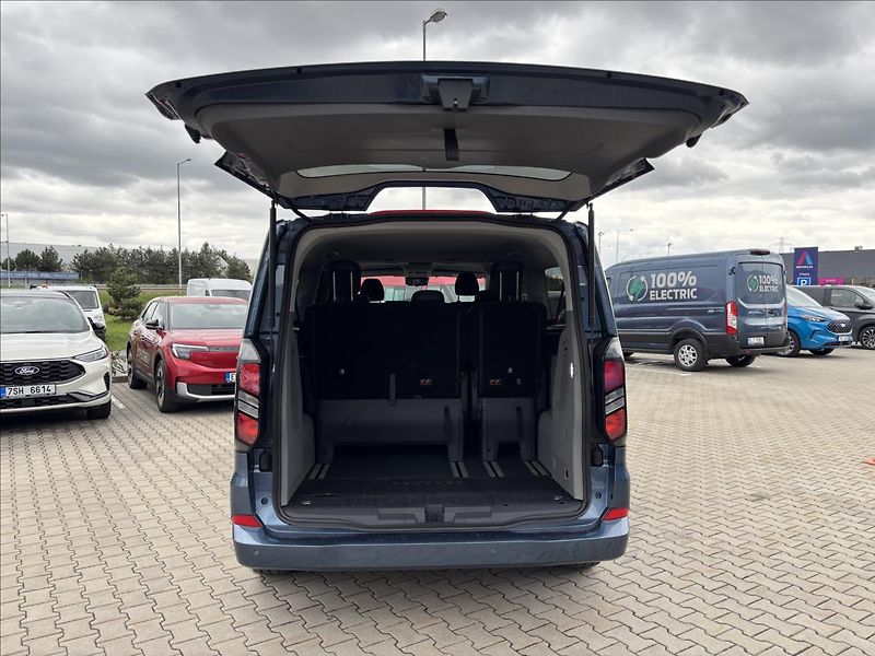 Ford Tourneo Custom 2,0 EcoBlue 125kW L2 Titanium - fotka 10 z 47