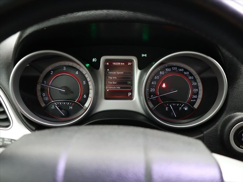 Fiat Freemont 2,0 MJT Aut. AWD CZ 7Míst Kůže - fotka 14 z 26