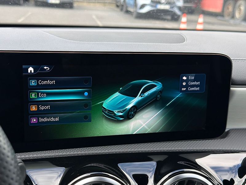 Mercedes-Benz CLA 180 d, AMG, Panorama - fotka 31 z 35