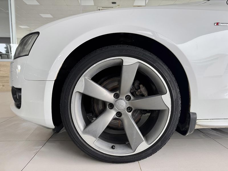 Audi A5 1,8TFSI S-LINE*Xenon*20