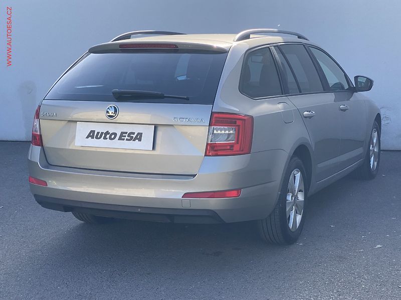 Škoda Octavia (2016) 1.6TDi, 1.maj,ČR, AC, park - fotka 4 z 17
