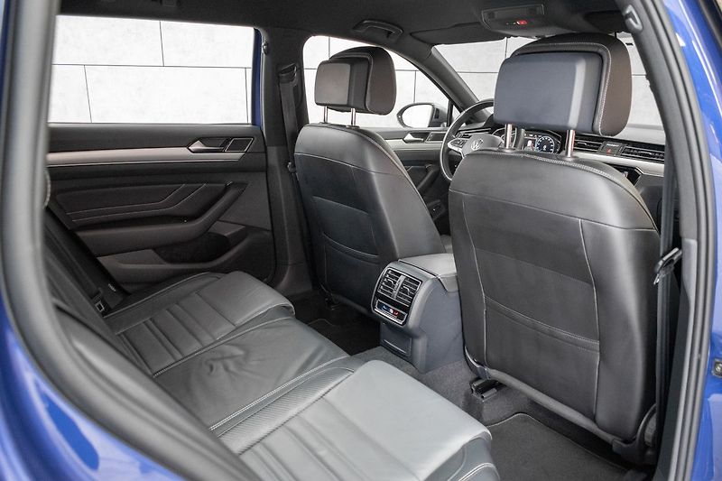 Volkswagen Passat 2.0TDI 147 R-LINE*TAŽNÉ*DPH*ČR - fotka 25 z 45