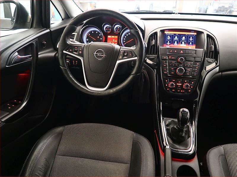 Opel Astra (2015) 1.6 CDTI, Serv.kniha, Tempomat - fotka 7 z 15