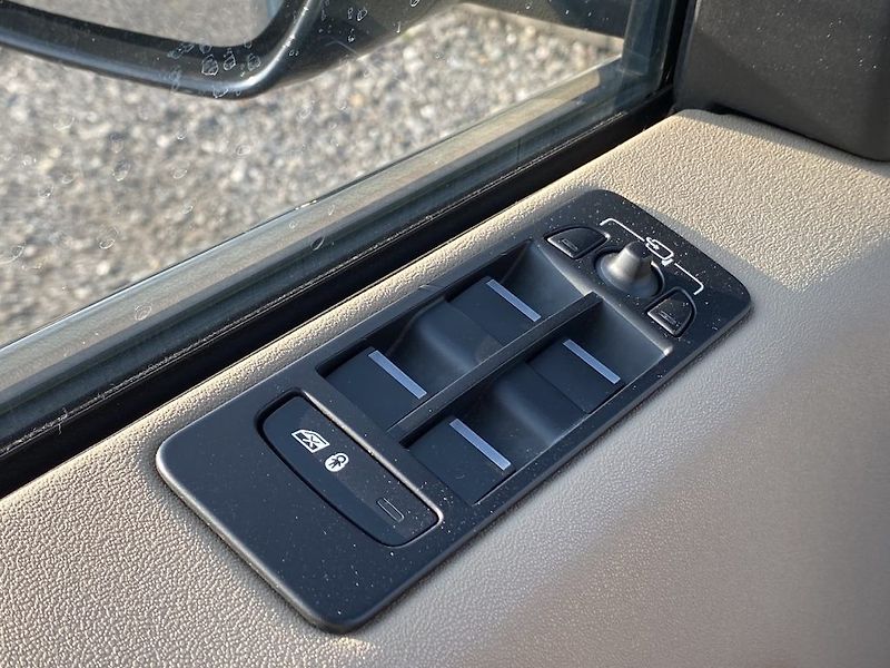 Land Rover Discovery Sport 2.0TD4, ČR-1m, plný servis - fotka 27 z 31