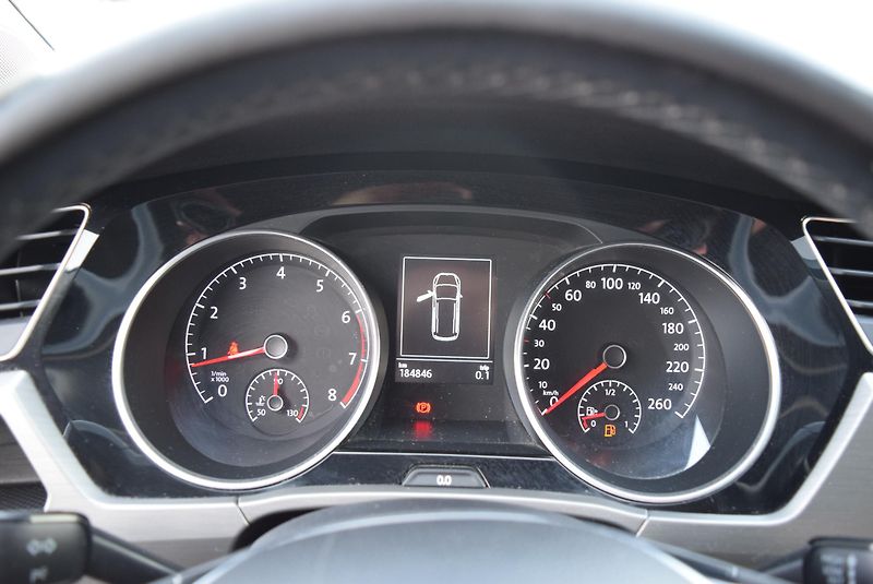 Volkswagen Touran (2017) 1.4TSI 110kw CLBMT NAVI TAŽNÉ - fotka 28 z 48