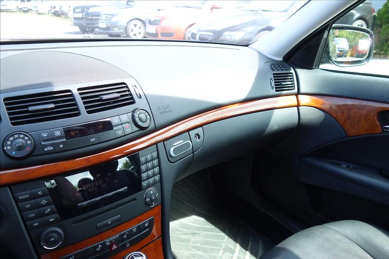 Mercedes-Benz Třídy E 280CDi,ČR,SERV.KN.,4MATIC. - fotka 33 z 48