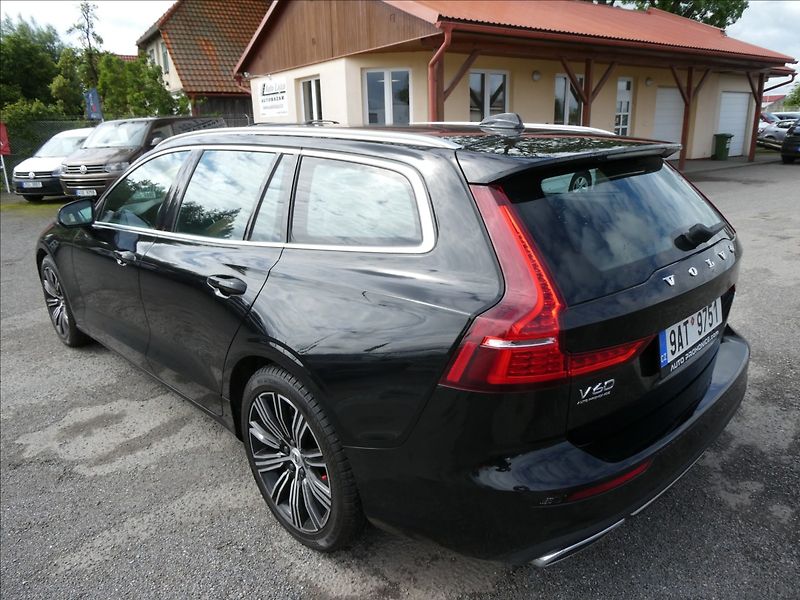 Volvo V60 2,0 D3 AWD Inscription,DPH,ČR - fotka 7 z 41