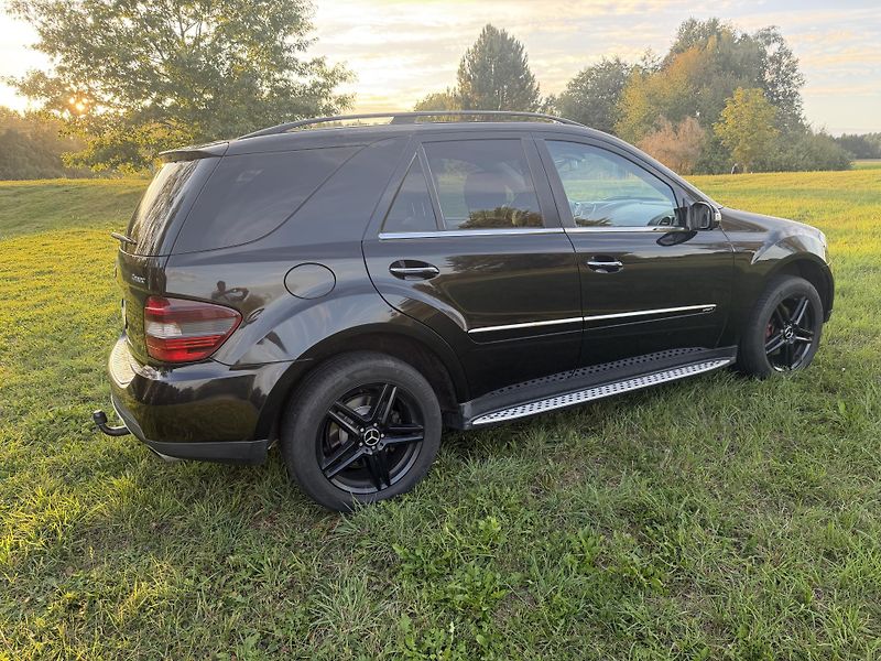 Mercedes-Benz Třídy M ML 320 CDI   4 Matic - fotka 10 z 34