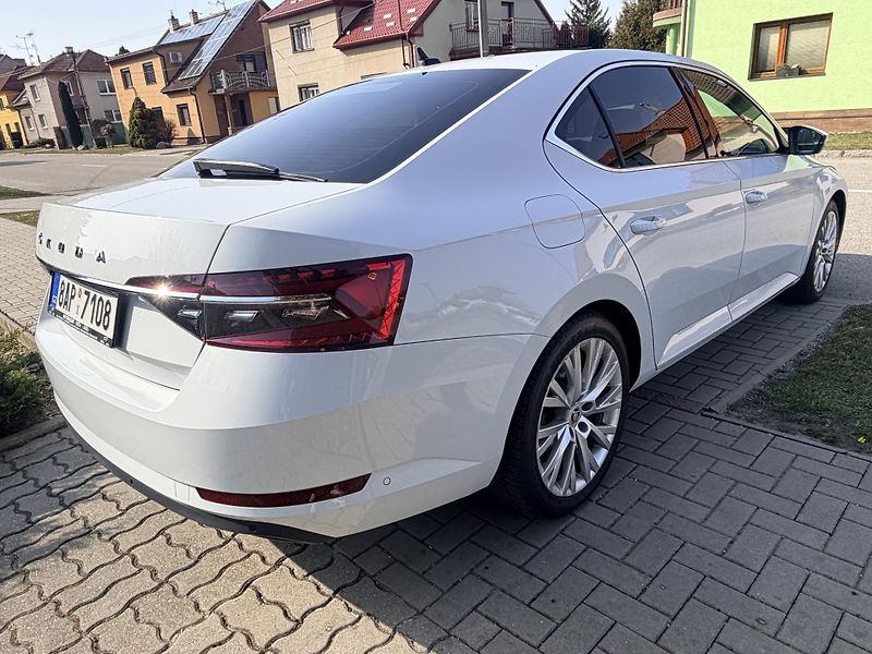 Škoda Superb 2.0TDI DSG MATRIX CANTON - fotka 6 z 59