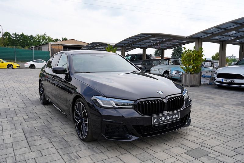 BMW Řada 5 540d xDrive M sport/Lasery - fotka 8 z 50