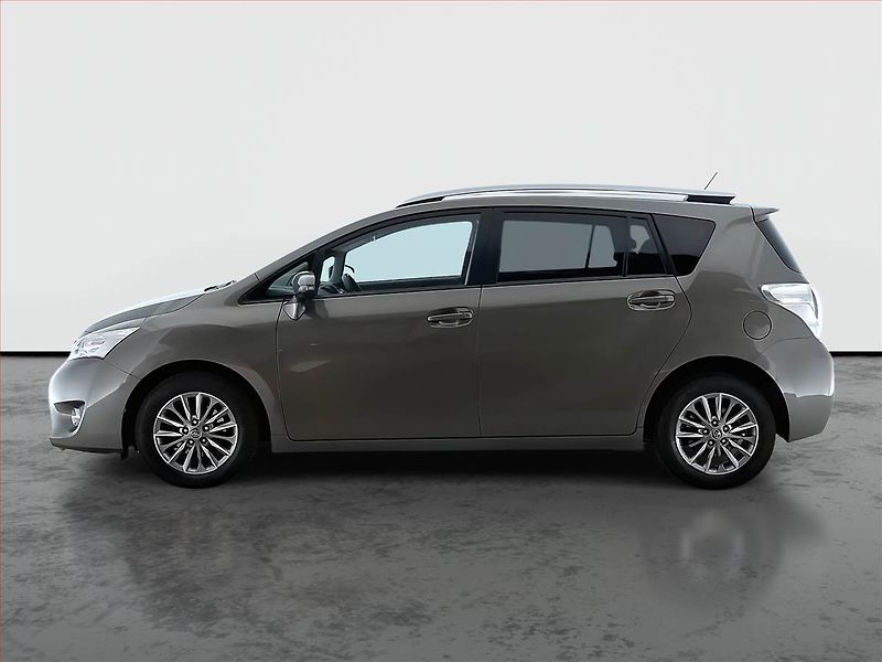 Toyota Verso (2017) 1.8 Valvematic, Automat - fotka 3 z 19