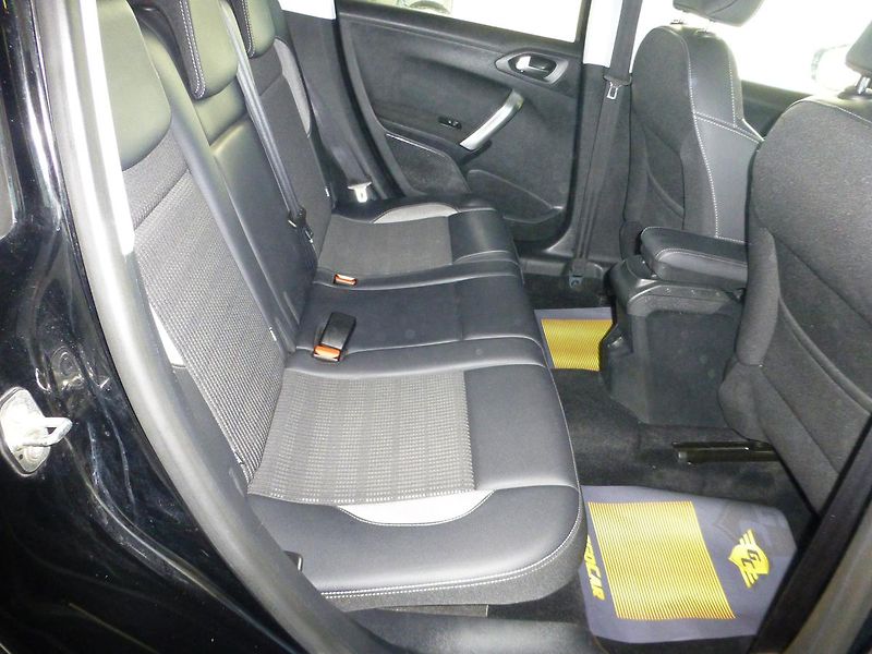 Peugeot 2008 (2019) 1,2-96KW*NAVI*PARK.S**PANORAMA - fotka 24 z 27