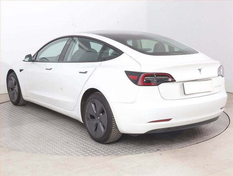 Tesla Model 3 (2021) Long Range 4WD 74kWh, SoH 88% - fotka 4 z 20