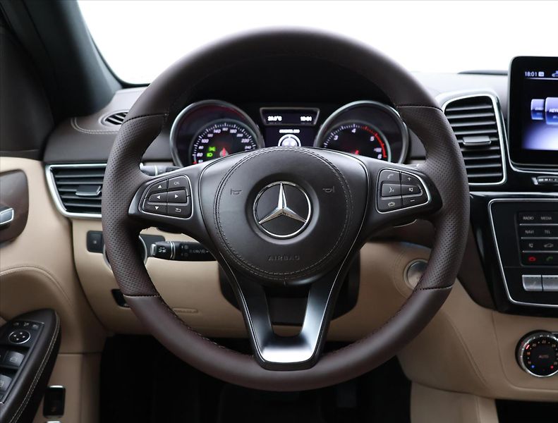 Mercedes-Benz GLS 3,0 350d 190kW 4Matic AMG DPH - fotka 21 z 45