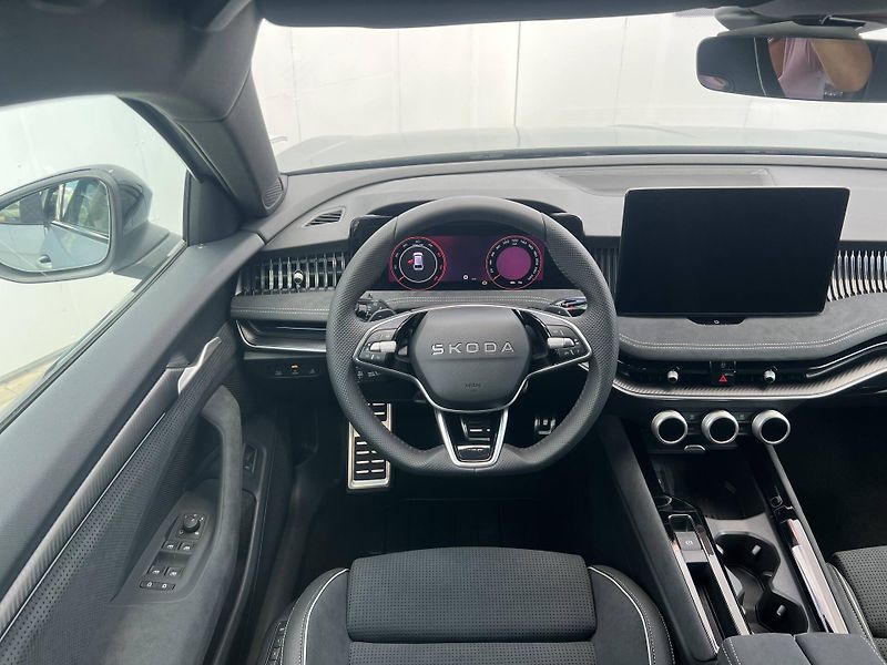 Škoda Superb (2025) Sportline DSG 2,0TDI - fotka 4 z 6
