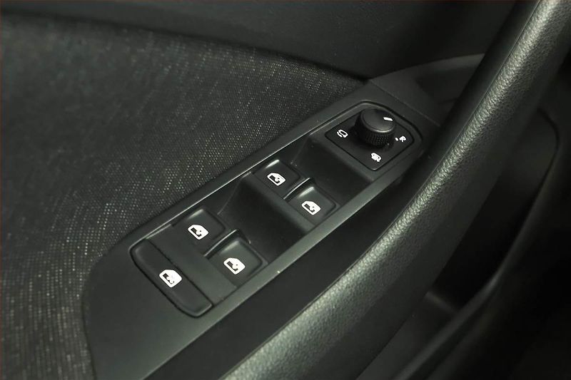 Škoda Scala (2020) 1.0 TSI, Automat, Tempomat - fotka 15 z 15