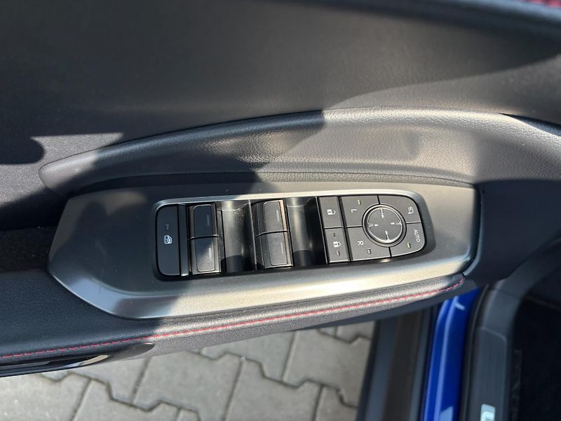 Lexus LBX 1.5 HSD e-CVT Emotion Tech - fotka 12 z 27