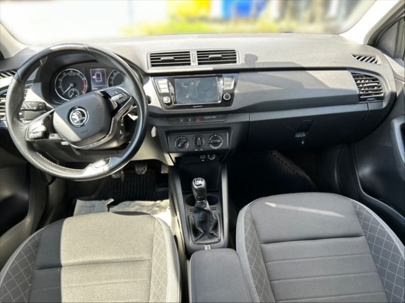 Škoda Fabia 1,0 TSI 70 Ambition - fotka 9 z 11