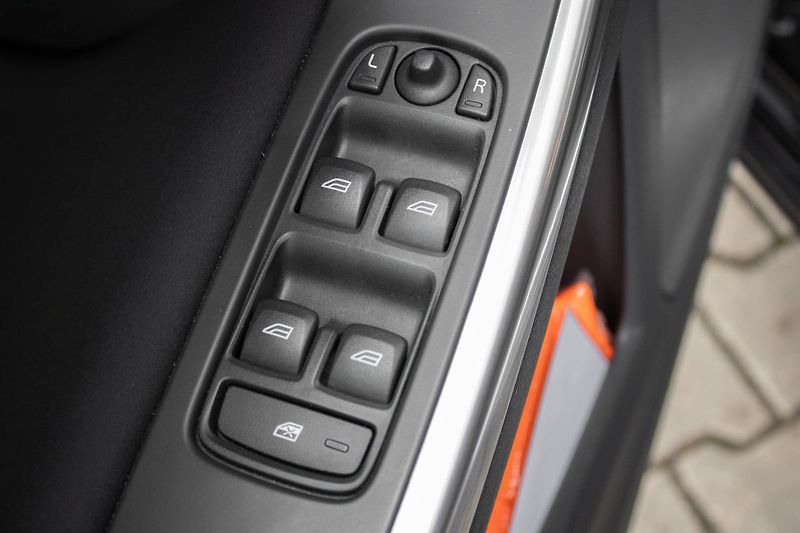 Volvo V60 - fotka 16 z 36