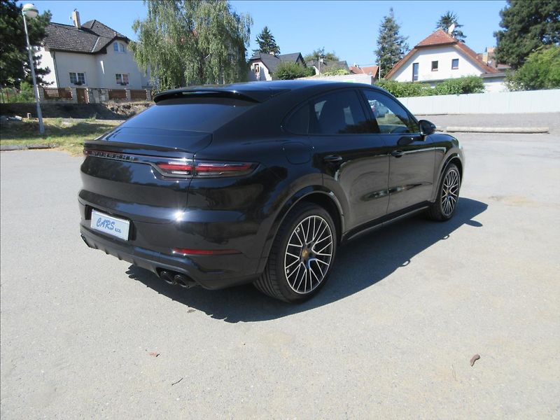 Porsche Cayenne 4,0 Turbo, Coupe, Chrono Matri - fotka 9 z 46