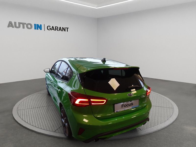 Ford Focus (2022) ST X hatchback 2.3EcoBoost206k - fotka 2 z 23