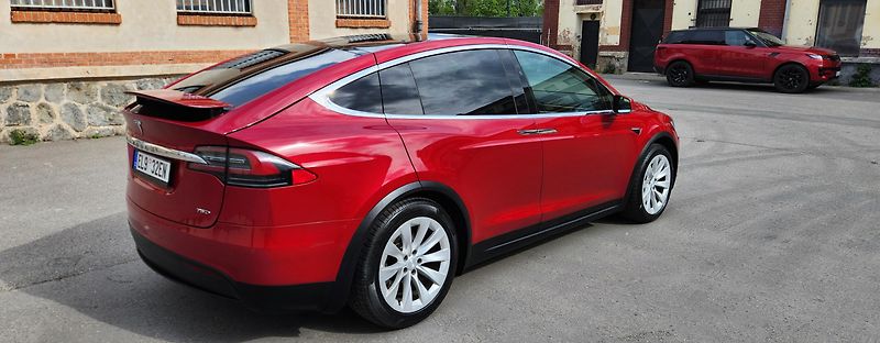 Tesla Model X (2018) 5 MÍST-AWD-KOLA-20-SOH-87,3 - fotka 4 z 58