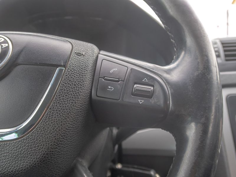 Škoda Octavia (2009) 1.8TSI 118KW 4x4 – 2x KOLA - fotka 15 z 45