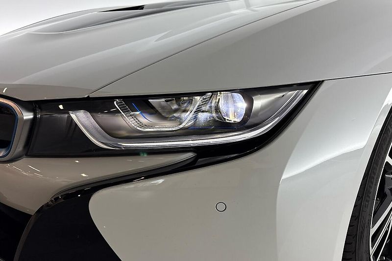 BMW i8 Coupé - fotka 24 z 34