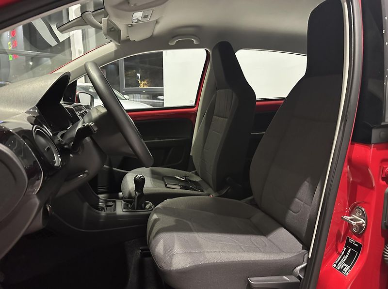 Volkswagen up! (2014) - fotka 41 z 45